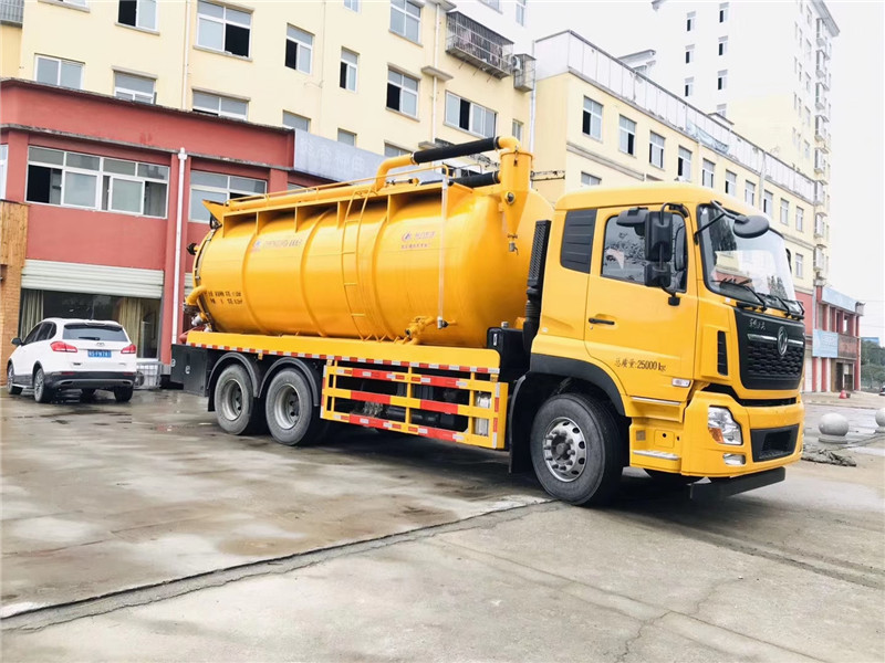 東風柳汽前四后八清洗吸污車國六排放空間充分利用，性價比高