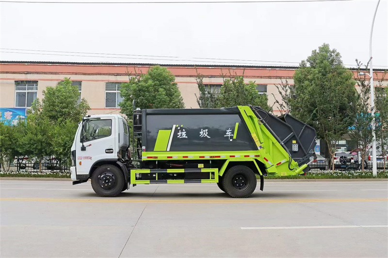 東風大福瑞卡8方壓縮式垃圾車