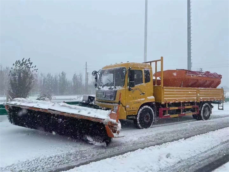 程力牌CL5180TCX6HL型除雪車