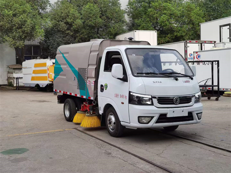 東風途逸藍牌3噸掃路車