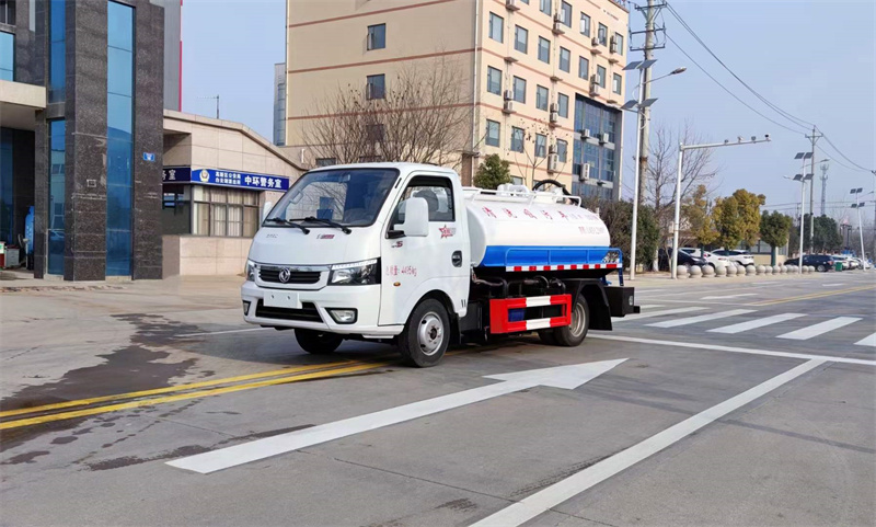 國六東風(fēng)途逸藍(lán)牌清洗吸污車