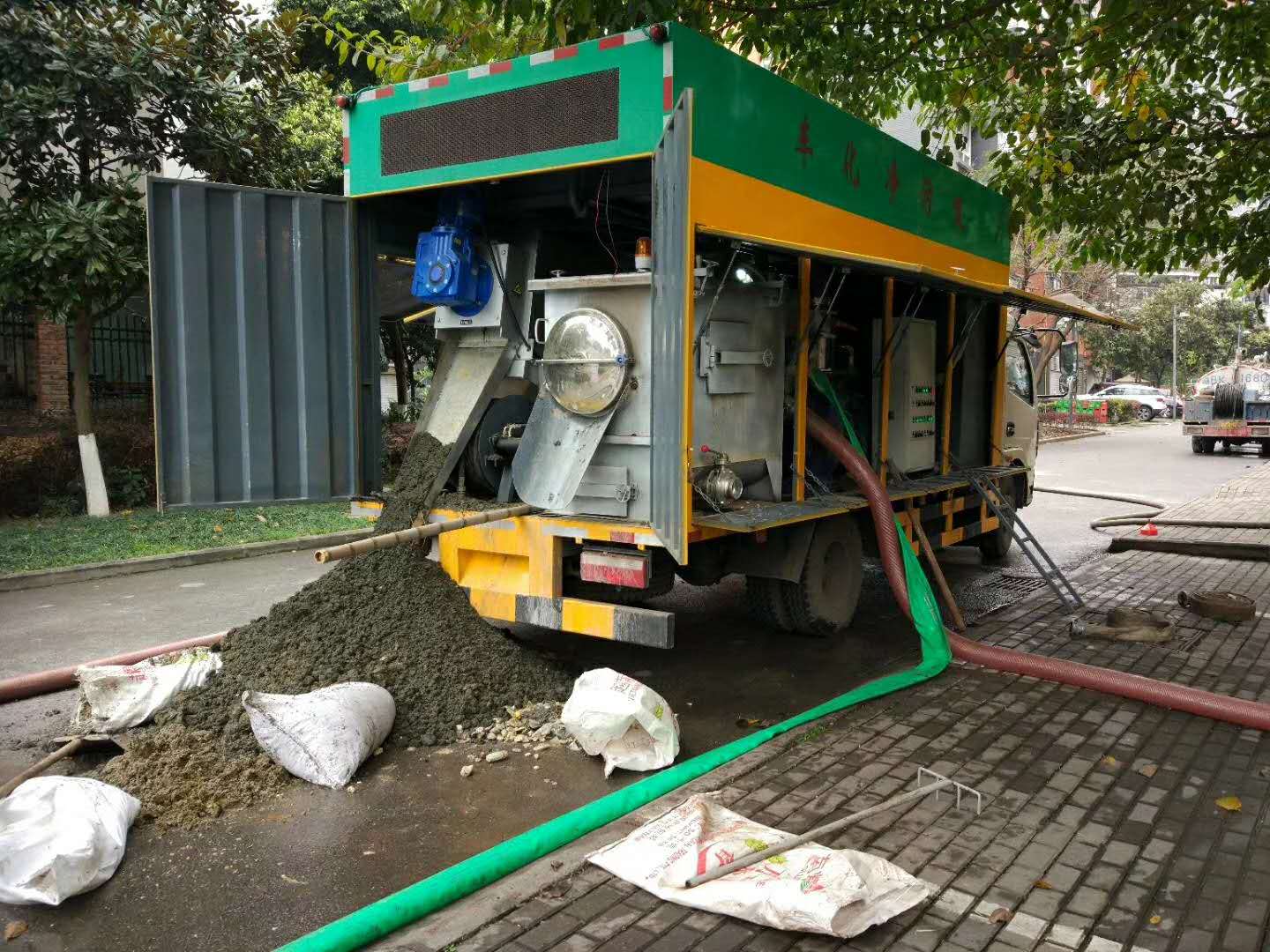 污水凈化車與吸污車的區(qū)別